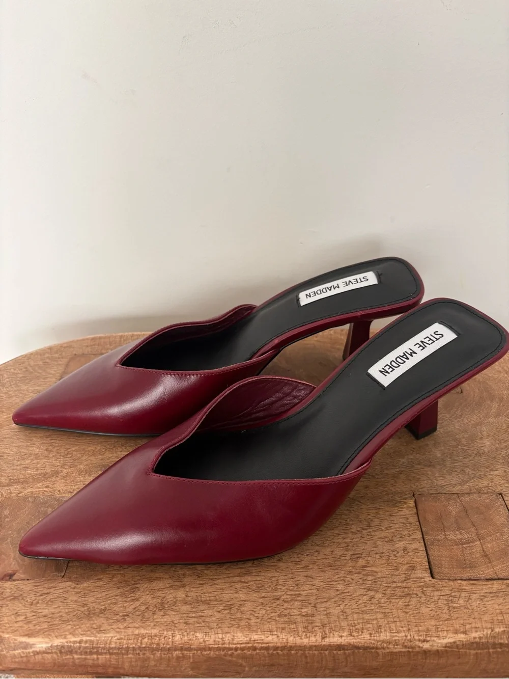 Steve Madden Mod Pointed Toe Mule Pump Burgundy Size 9 - Picture 4 of 8